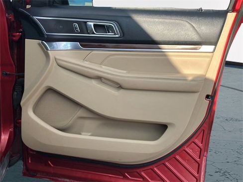 Used 2016 Ford Explorer Limited w/ Equipment Group 301A image 11