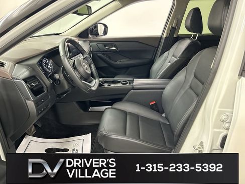 Used 2023 Nissan Rogue SL AWD/4WD image 9