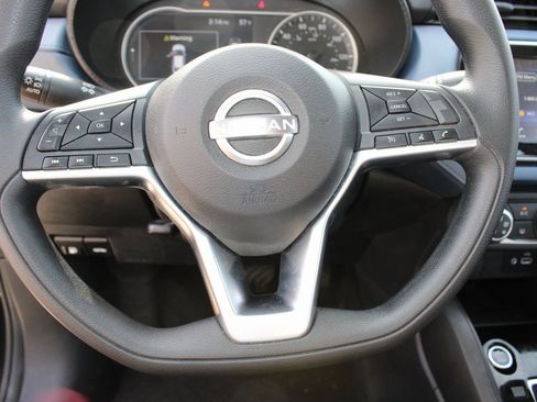 Used 2025 Nissan Versa SV image 10