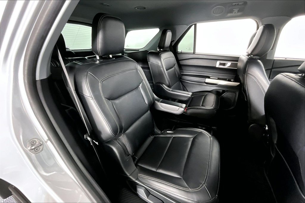 Used 2021 Ford Explorer XLT w/ Equipment Group 202A AWD/4WD image 26
