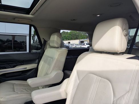 Used 2019 Ford Expedition Platinum RWD image 26