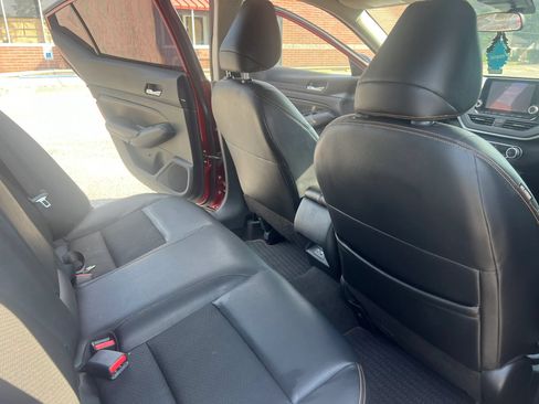 Used 2022 Nissan Altima 2.5 SR FWD image 10