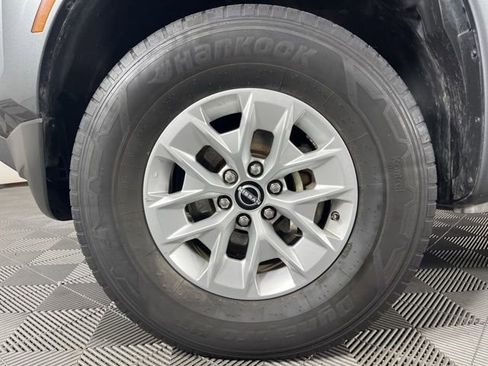 Used 2024 Nissan Frontier SV image 12