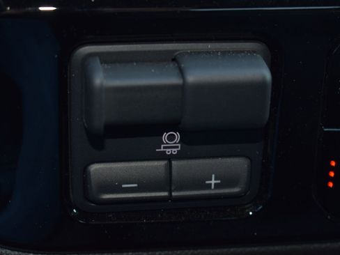 Used 2025 Chevrolet Silverado 1500 LT w/ Protection Package image 30