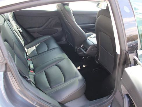 Used 2020 Tesla Model 3 Long Range image 13