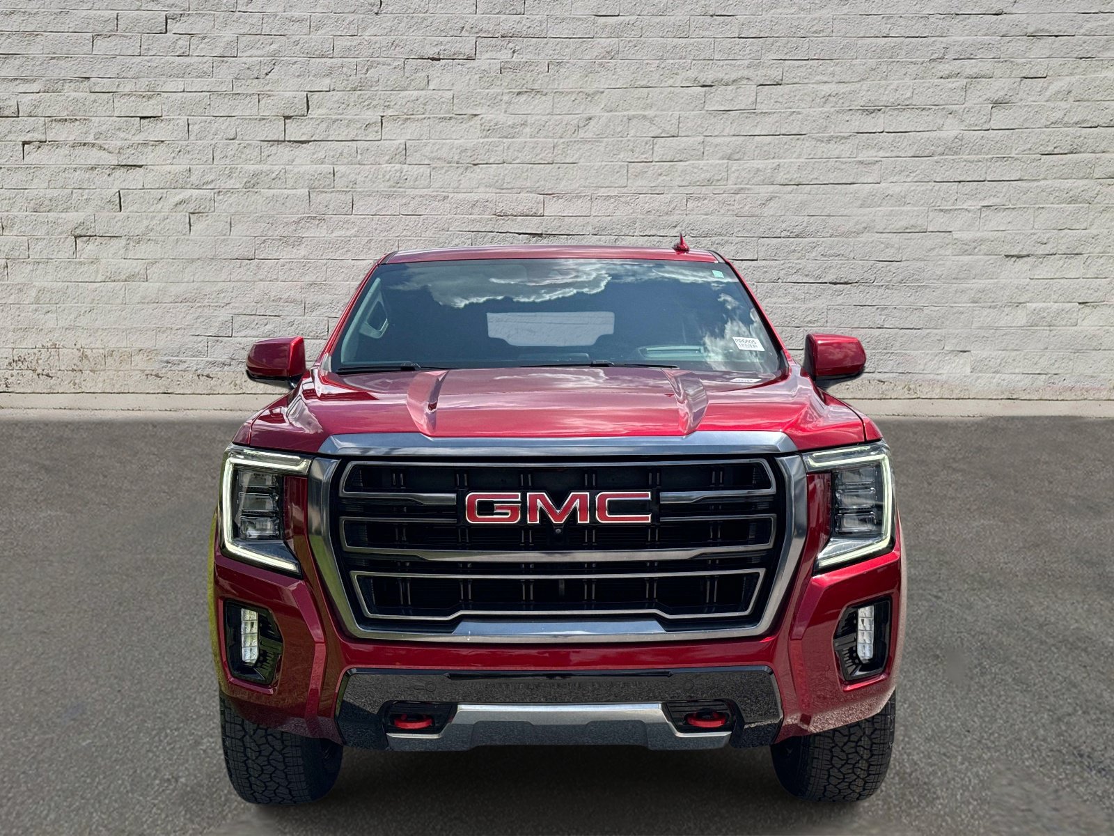 Used 2024 GMC Yukon AT4 w/ Technology Package AWD/4WD image 7
