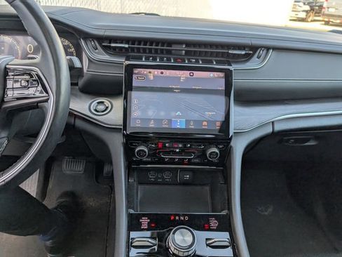 Used 2021 Jeep Grand Cherokee L Overland w/ Luxury Tech Group IV AWD/4WD image 7