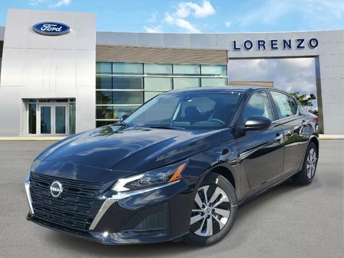 Used 2025 Nissan Altima 2.5 S FWD image 1