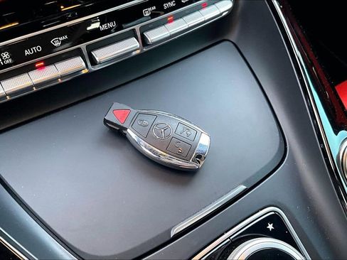 Used 2018 Mercedes-Benz AMG GT Roadster image 8