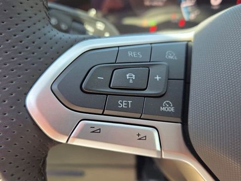 New 2026 Volkswagen Tiguan SEL R-Line AWD/4WD image 25