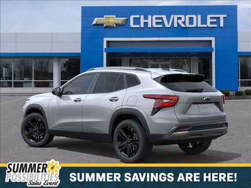 New 2026 Chevrolet Trax ACTIV w/ Sunroof Package FWD image 3