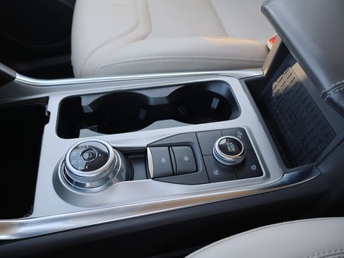 Used 2022 Ford Explorer Platinum w/ Equipment Group 601A image 25