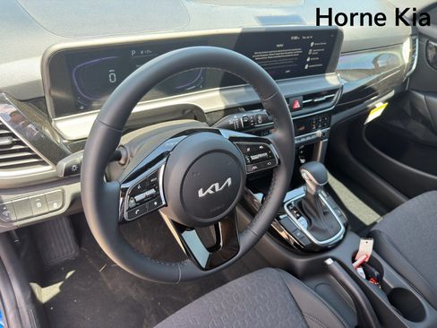 New 2026 Kia Seltos S FWD image 11