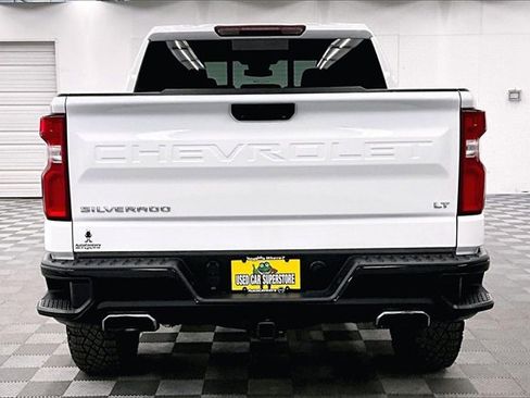Used 2024 Chevrolet Silverado 1500 LT Trail Boss w/ Convenience Package II image 4