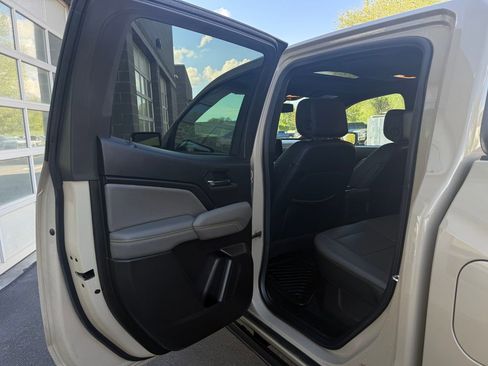 Used 2024 Chevrolet Colorado ZR2 w/ ZR2 Convenience Package III AWD/4WD image 29