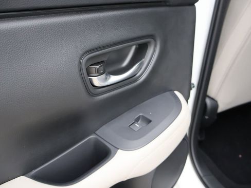 New 2026 Honda HR-V LX image 19