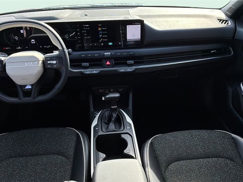 Certified 2025 Kia K4 GT-Line image 14