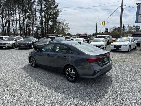 Used 2021 Kia Forte LXS image 3