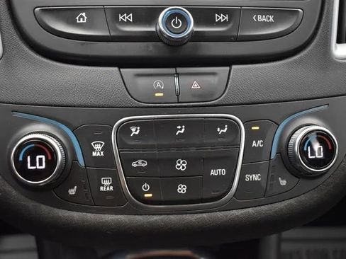 Used 2024 Chevrolet Malibu LT FWD image 32