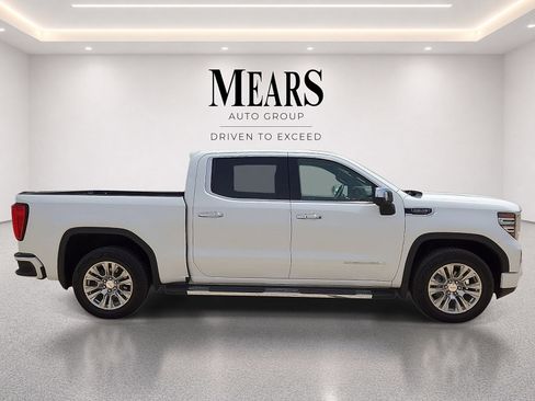 Used 2024 GMC Sierra 1500 Denali w/ Technology Package AWD/4WD image 6