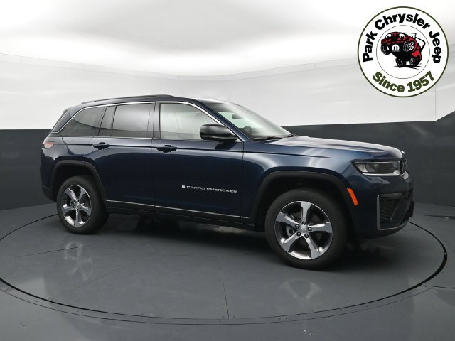 New 2026 Jeep Grand Cherokee Limited AWD/4WD image 1