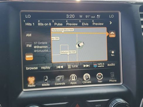 Used 2017 Jeep Grand Cherokee Overland AWD/4WD image 26
