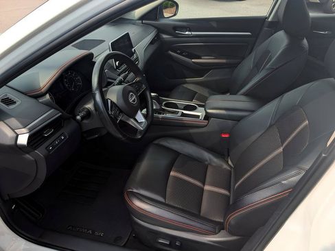 Used 2025 Nissan Altima 2.5 SR FWD image 10