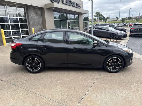 Used 2013 Ford Focus SE FWD image 11