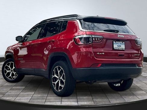 Used 2025 Jeep Compass Limited AWD/4WD image 4
