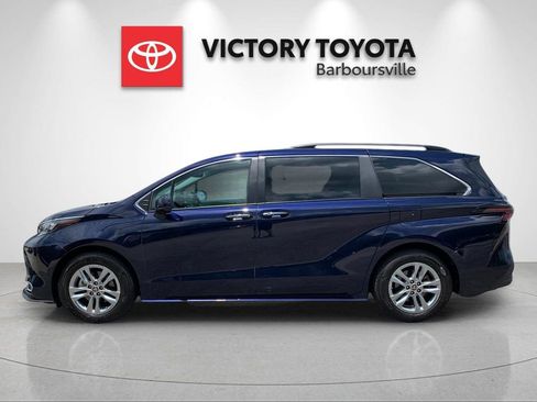 Used 2024 Toyota Sienna XLE w/ XLE Plus Package AWD/4WD image 2