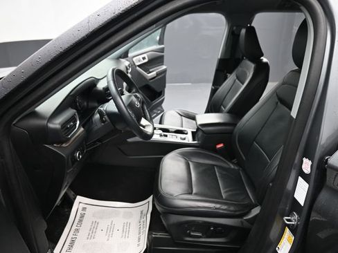 Used 2023 Ford Explorer Limited image 14