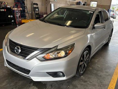 Used 2016 Nissan Altima 2.5 SR FWD image 2