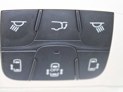 Used 2024 Chrysler Voyager LX FWD image 34