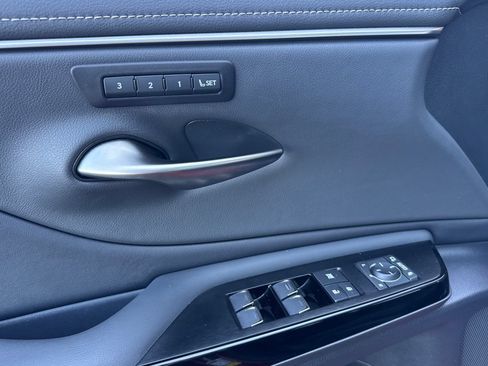 Used 2024 Lexus ES 300h w/ Premium Package FWD image 12