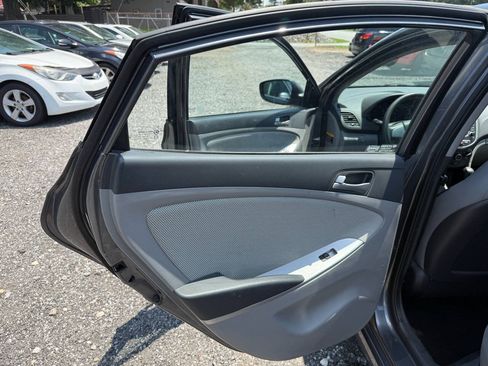 Used 2012 Hyundai Accent GLS FWD image 15