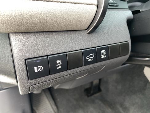 Used 2022 Toyota Camry LE FWD image 19