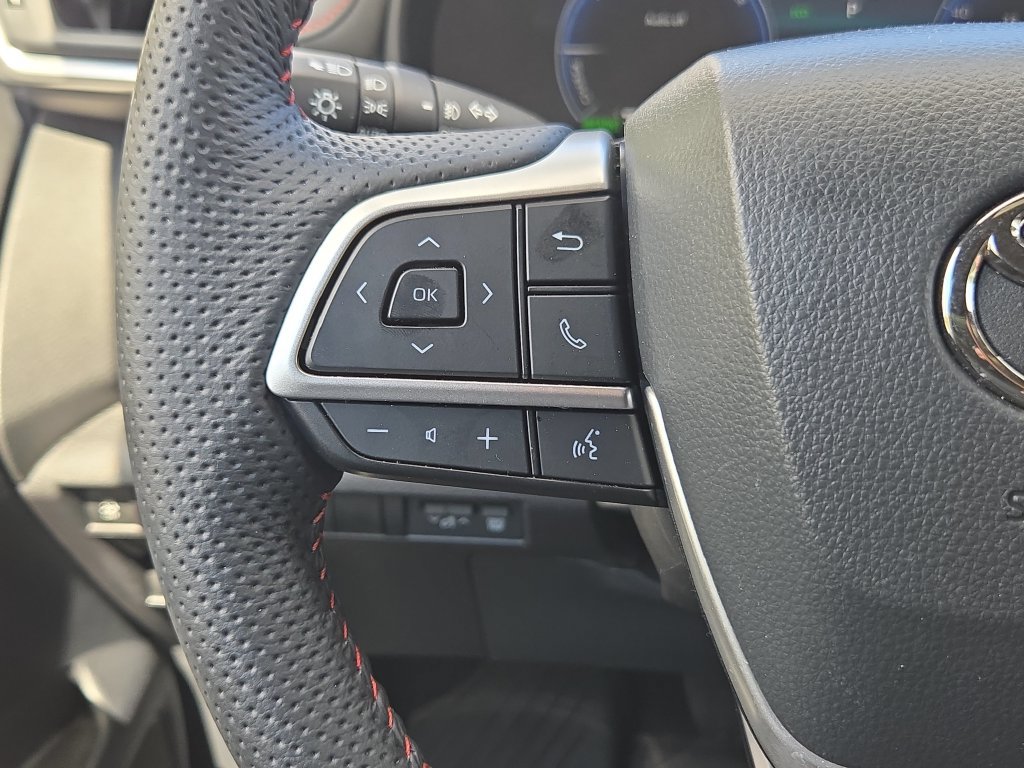 Used 2026 Toyota Sienna XSE FWD image 26