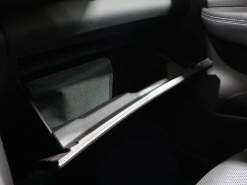 Used 2023 Buick Envision Essence image 28