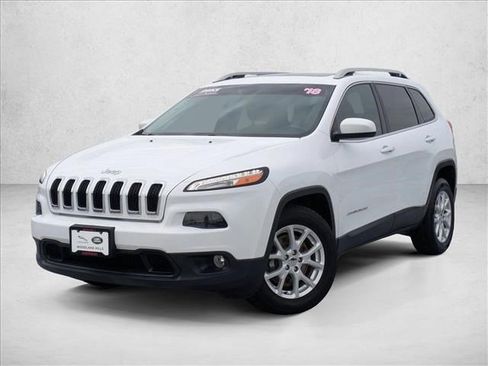 Used 2018 Jeep Cherokee Latitude Plus w/ Comfort/Convenience Group image 1