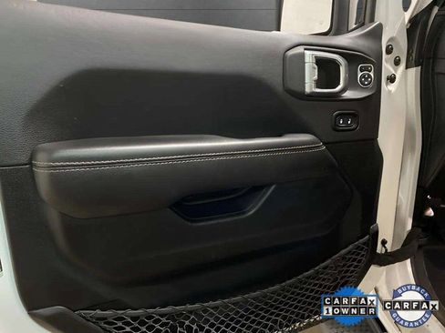 Used 2023 Jeep Wrangler Unlimited Sahara w/ Cold Weather Group image 30