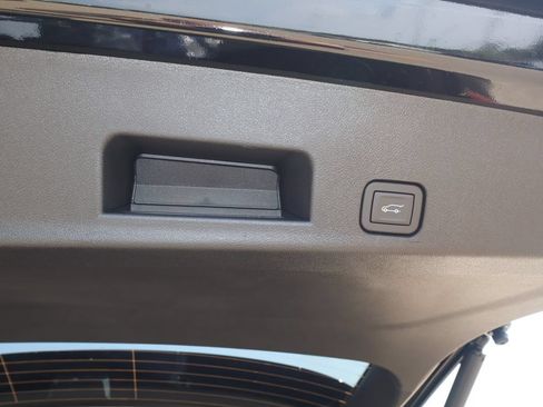 New 2027 GMC Acadia Denali Ultimate w/ LPO, Floor Liner Package AWD/4WD image 6