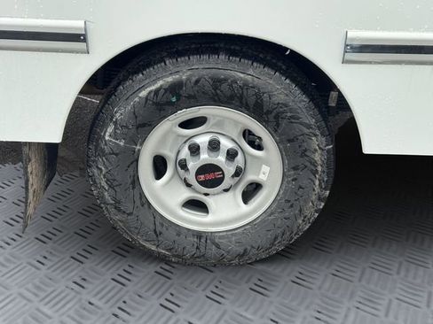 New 2026 GMC Savana 3500 w/ Power Convenience Package RWD image 25