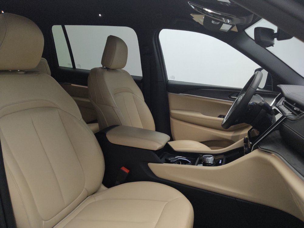 Used 2023 Jeep Grand Cherokee L Limited RWD image 19