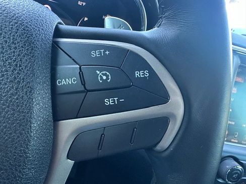 Used 2017 Jeep Grand Cherokee Laredo w/ Quick Order Package 2BE RWD image 27