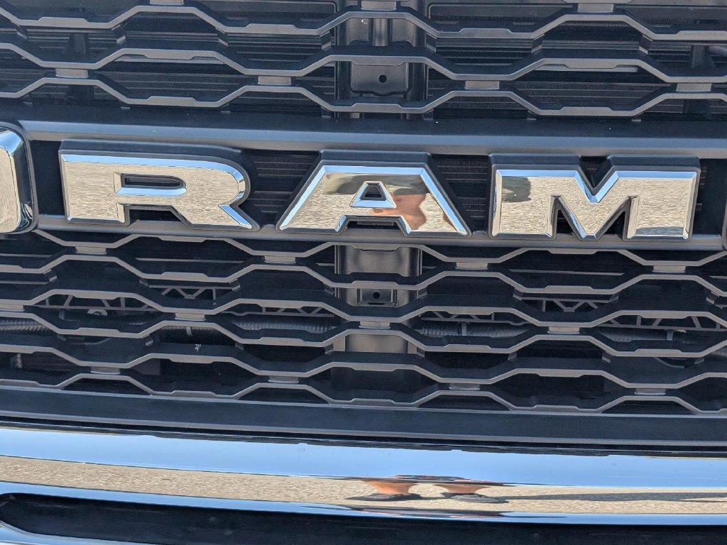 Used 2024 RAM 2500 Tradesman w/ Chrome Appearance Group AWD/4WD image 3