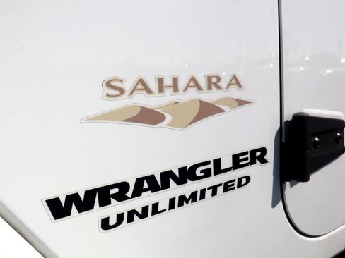 Used 2015 Jeep Wrangler Unlimited Sahara w/ Connectivity Group image 16