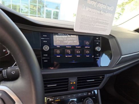 Used 2022 Volkswagen Jetta SEL image 22