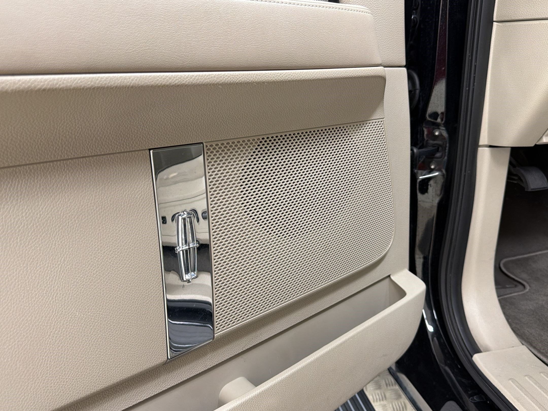 Used 2007 Lincoln Navigator 2WD image 27
