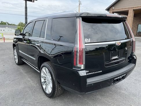 Used 2017 Cadillac Escalade Platinum AWD/4WD image 4