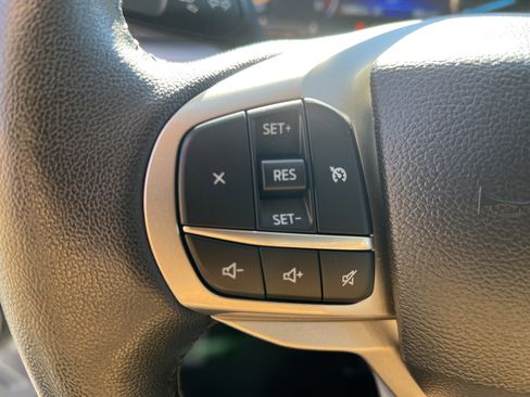 Used 2023 Ford Explorer XLT w/ Equipment Group 202A image 10